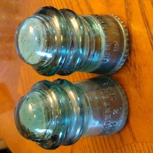 Hemingray No 9 Green Glass Insulator Set/2
